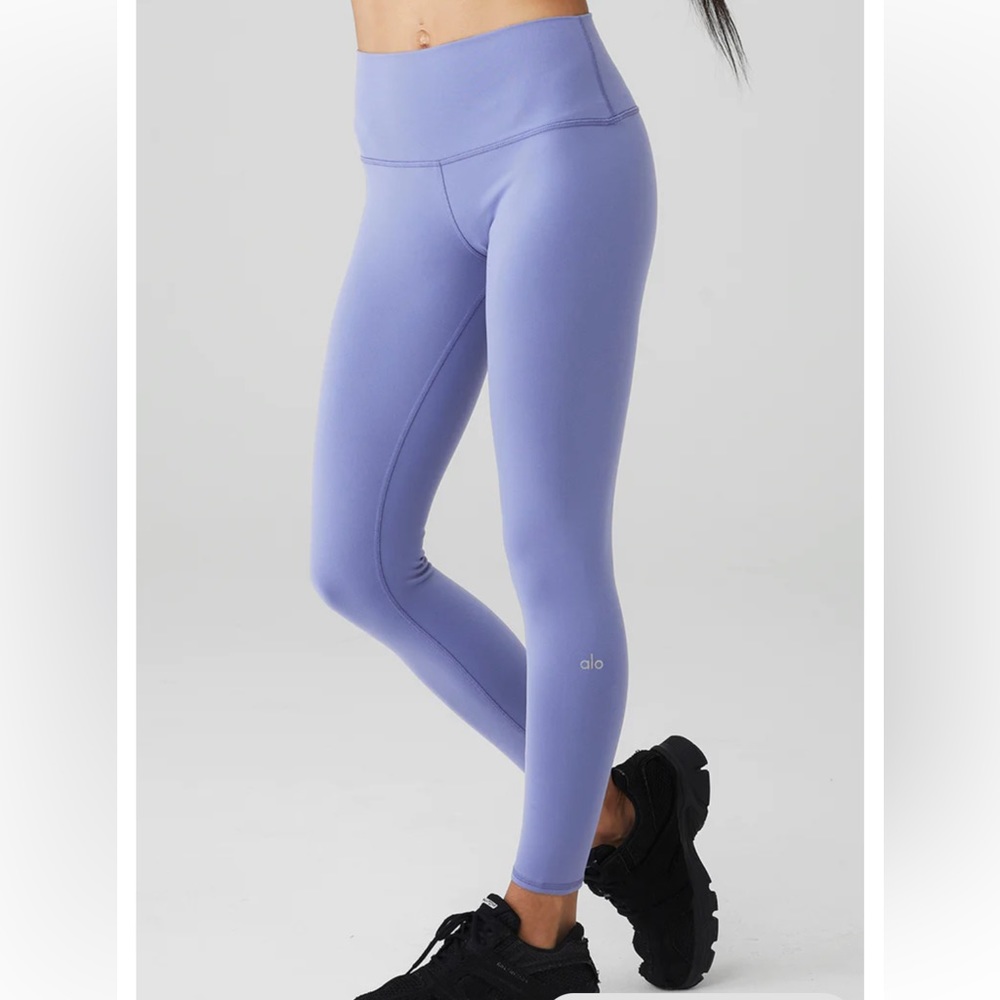 Lavender ALO YOGA airbrush leggings!
